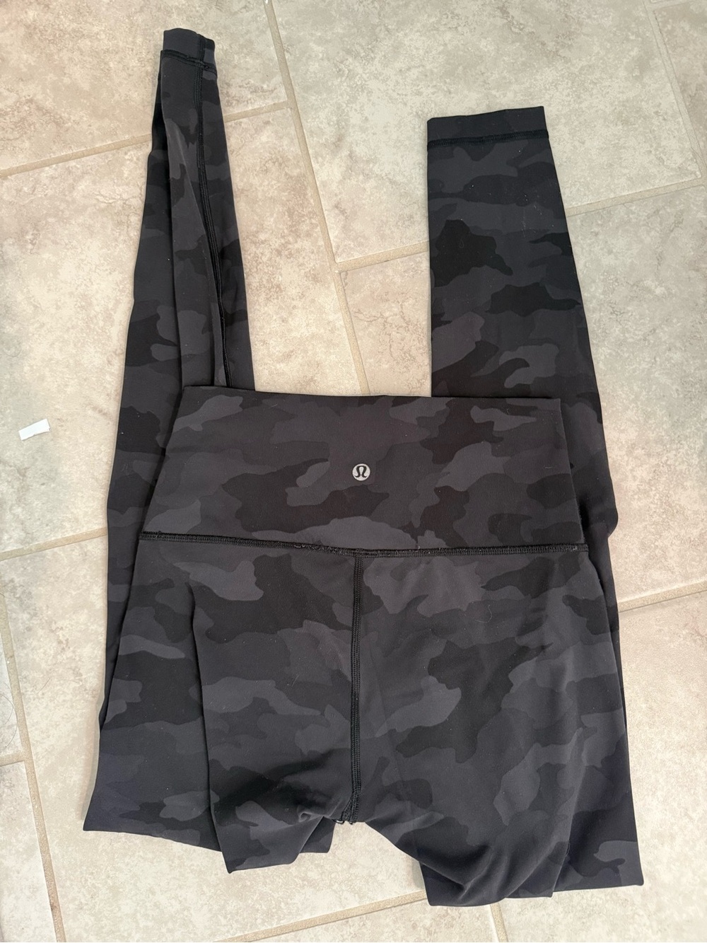 Lululemon High-Rise Camo Leggings - Black/Charcoal Size 4
